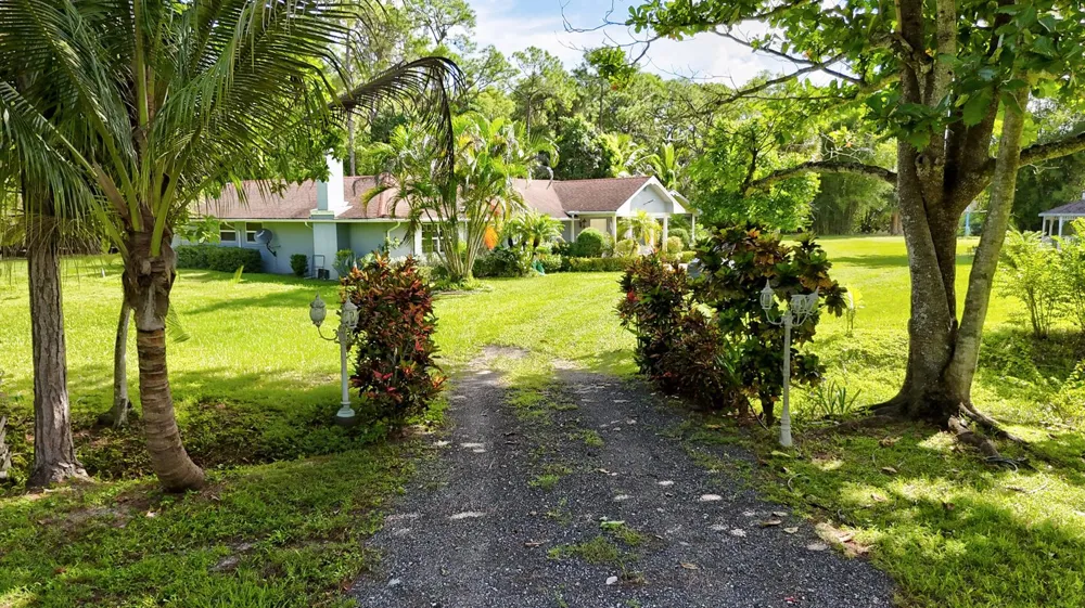 1616 E ROAD Loxahatchee, FL 33470