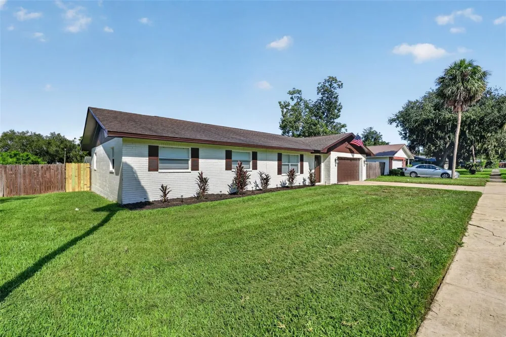 6029 CHRISTINA DRIVE E Lakeland, FL 33813