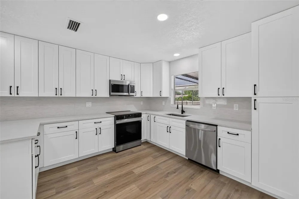 6029 CHRISTINA DRIVE E Lakeland, FL 33813