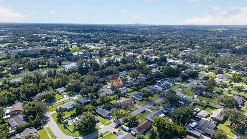 6029 CHRISTINA DRIVE E Lakeland, FL 33813