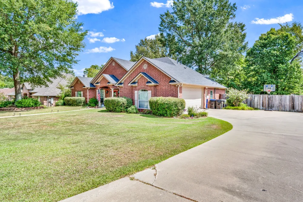3808 Clarkway Place Longview, TX 75605
