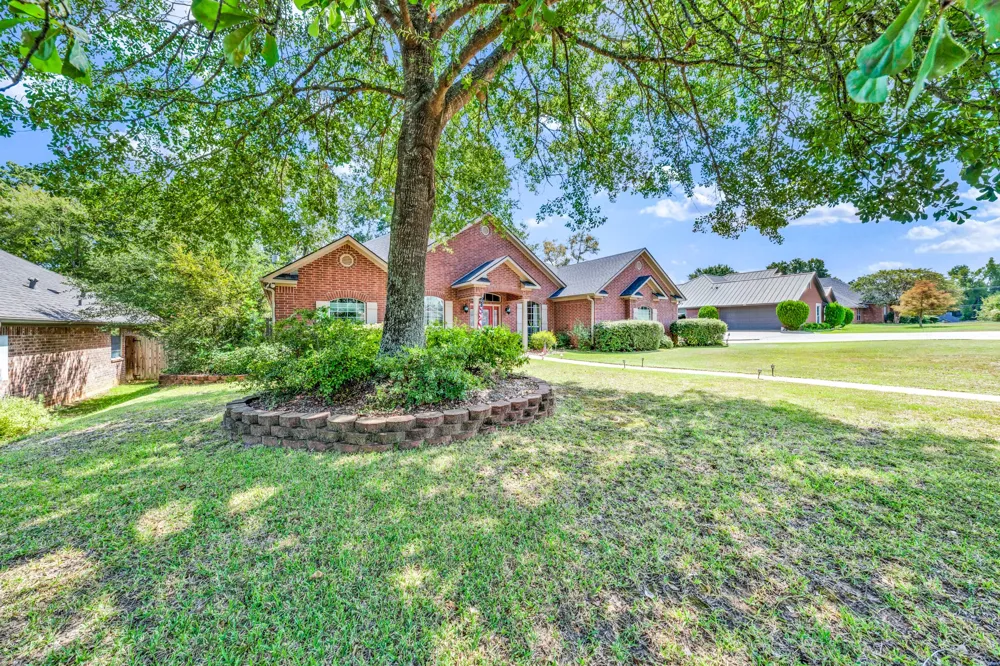 3808 Clarkway Place Longview, TX 75605