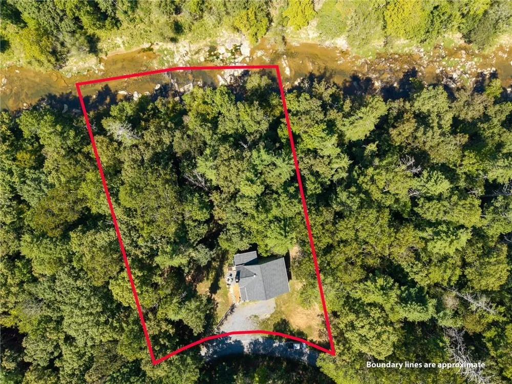 1275 Marie Drive Ellijay, GA 30175