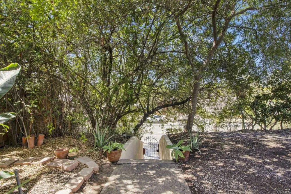 732 S Juniper Street Escondido, CA 92025