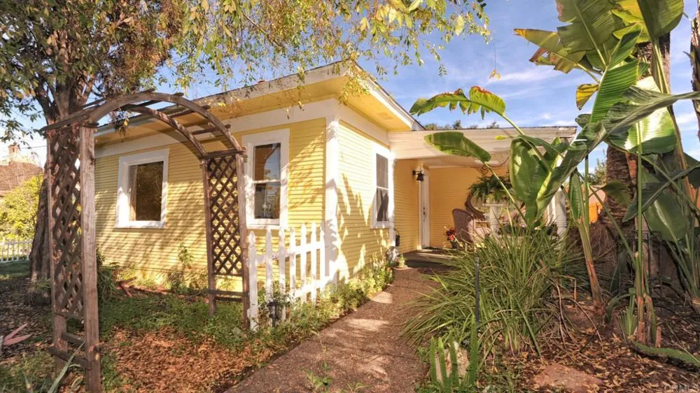 732 S Juniper Street Escondido, CA 92025