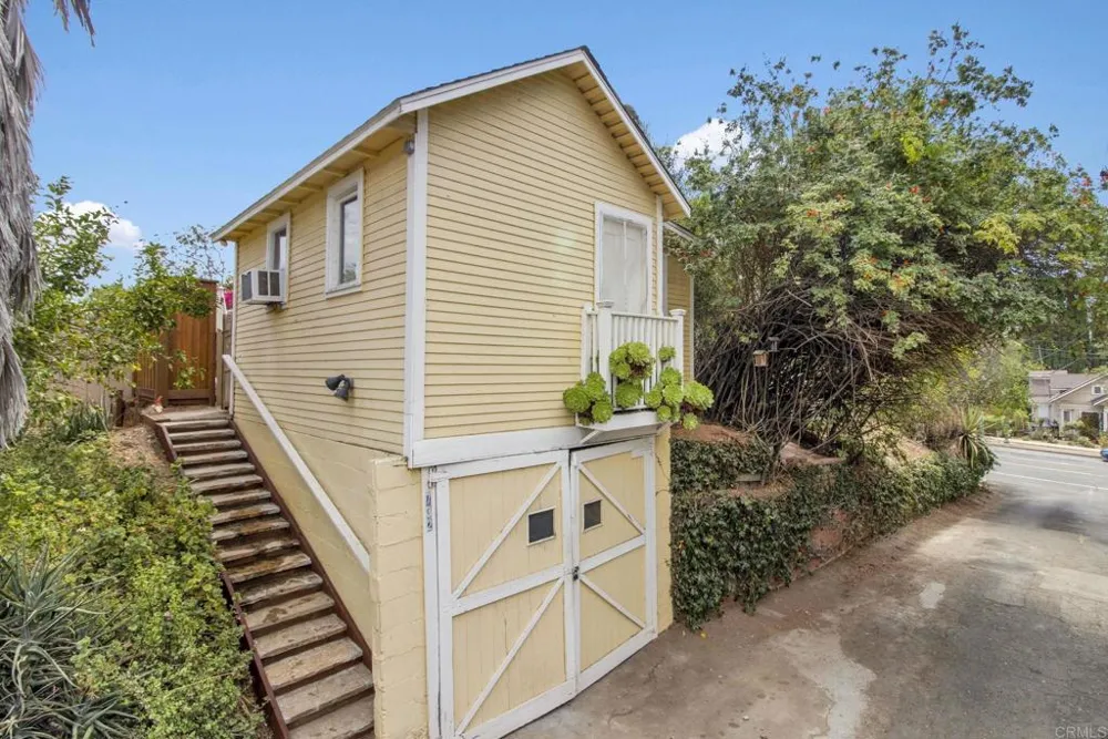 732 S Juniper Street Escondido, CA 92025