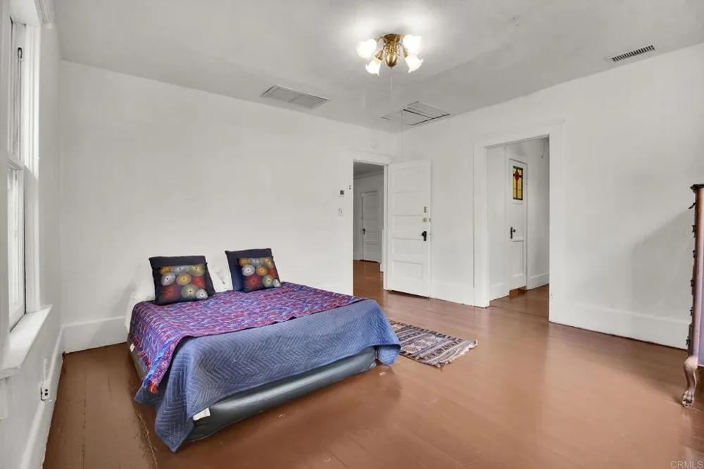 732 S Juniper Street Escondido, CA 92025