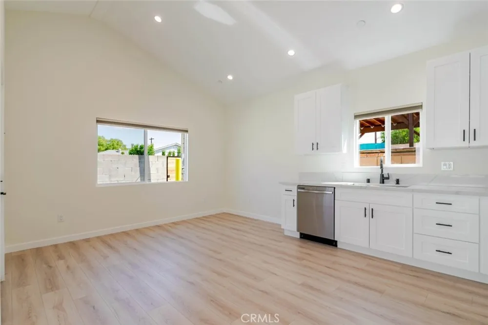11939 Burton North Hollywood, CA 91605