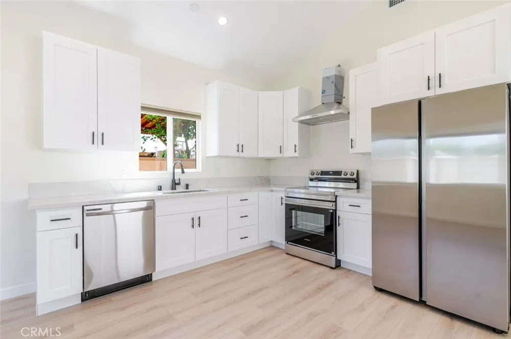 11939 Burton North Hollywood, CA 91605