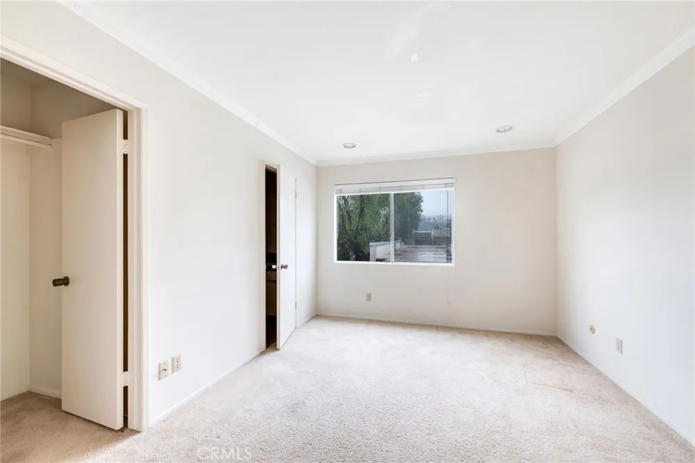 11786 Moorpark Street #F Studio City, CA 91604