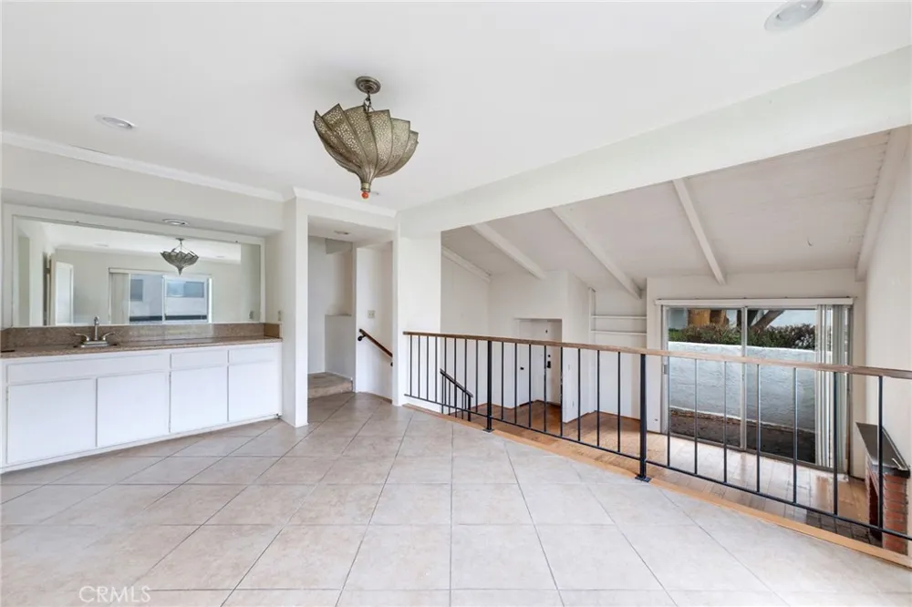 11786 Moorpark Street #F Studio City, CA 91604