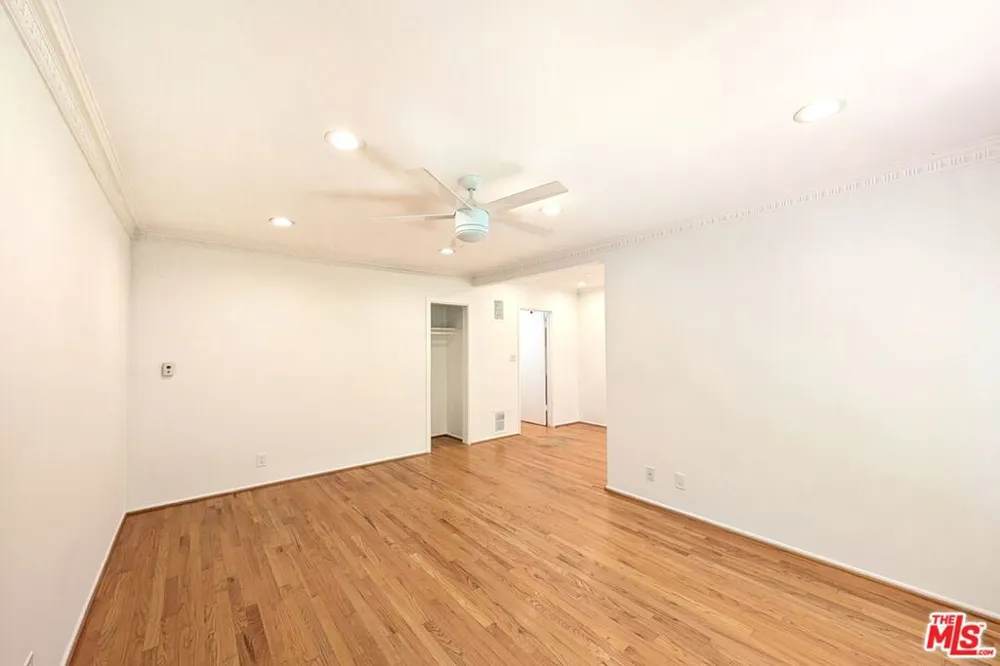 1037 11th Street #3 Santa Monica, CA 90403