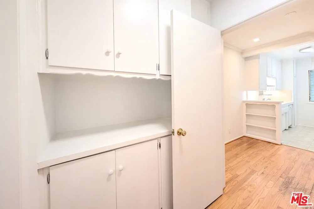 1037 11th Street #3 Santa Monica, CA 90403