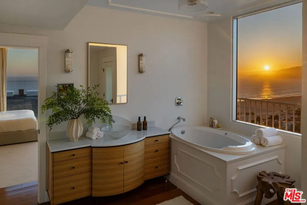 101 California Avenue #PH Santa Monica, CA 90403