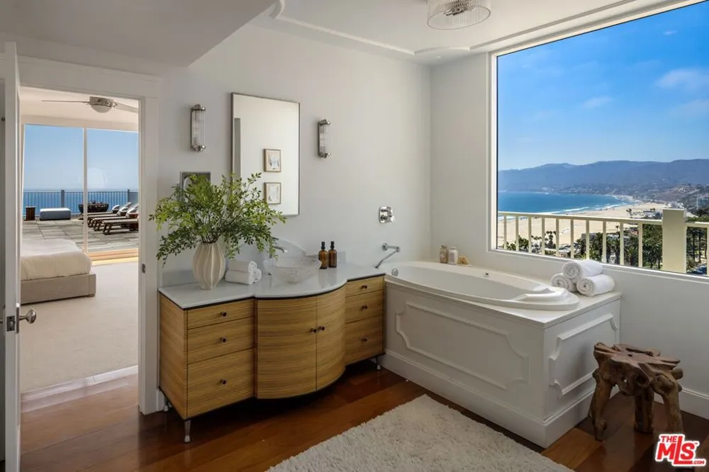 101 California Avenue #PH Santa Monica, CA 90403