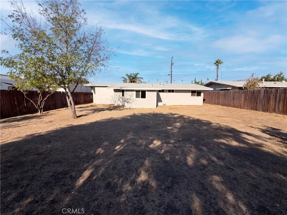 8869 Tangelo Fontana, CA 92335
