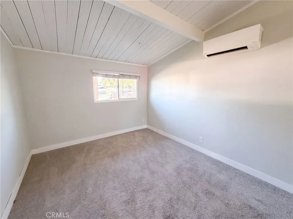 8869 Tangelo Fontana, CA 92335