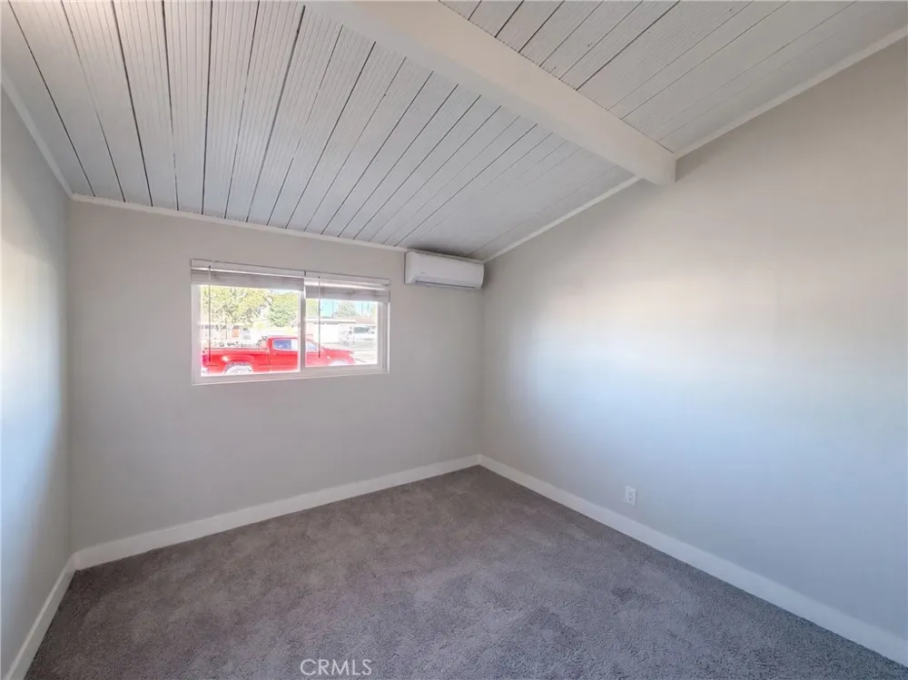 8869 Tangelo Fontana, CA 92335