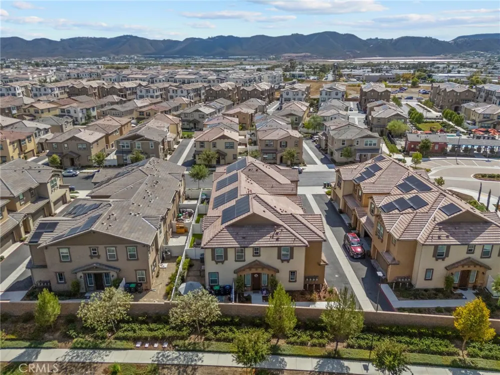 40512 Birchfield Temecula, CA 92591