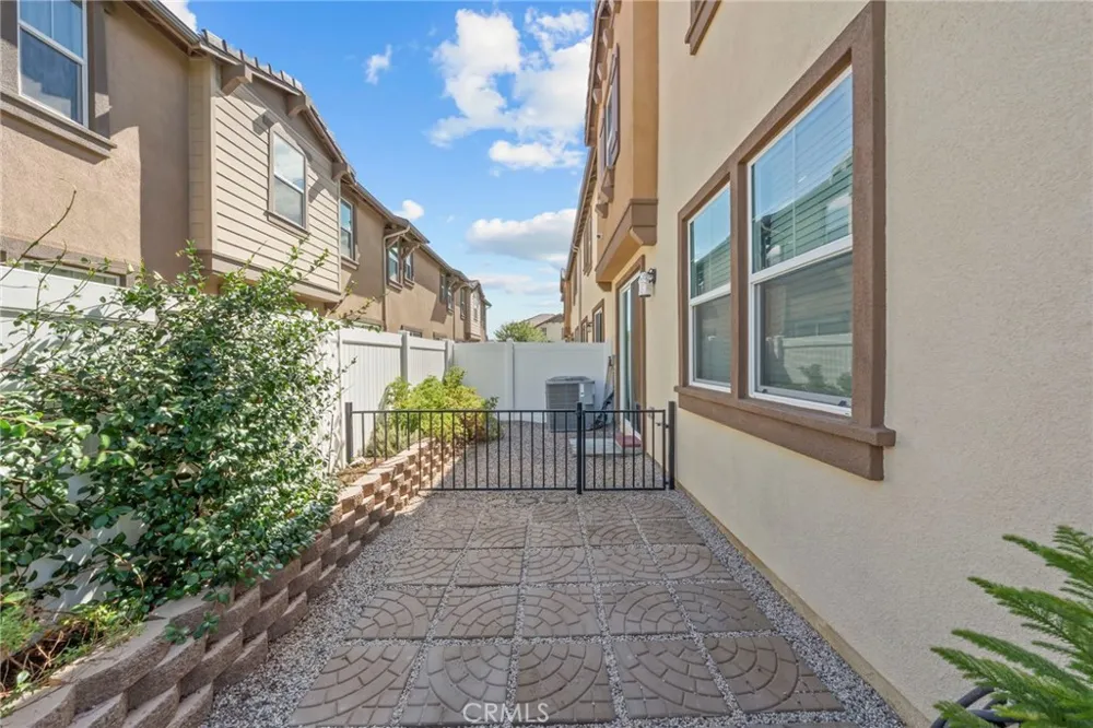 40512 Birchfield Temecula, CA 92591