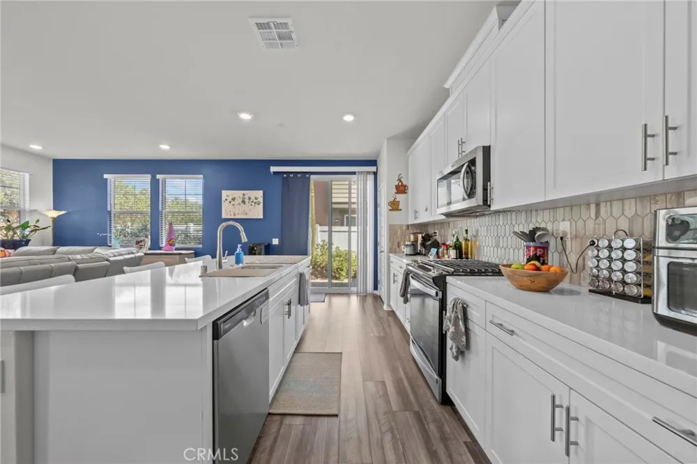 40512 Birchfield Temecula, CA 92591