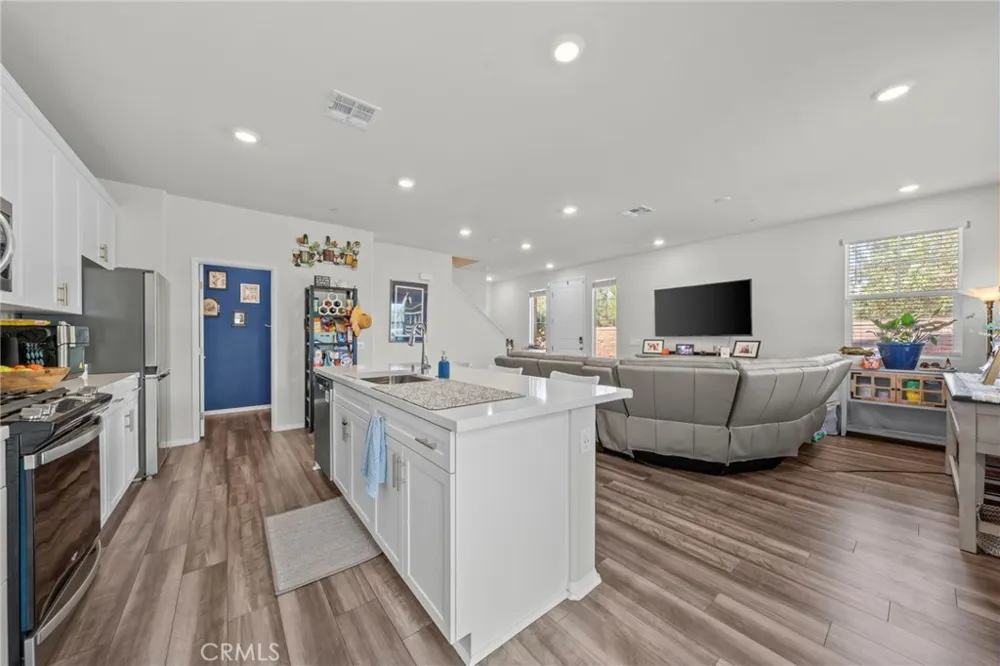 40512 Birchfield Temecula, CA 92591