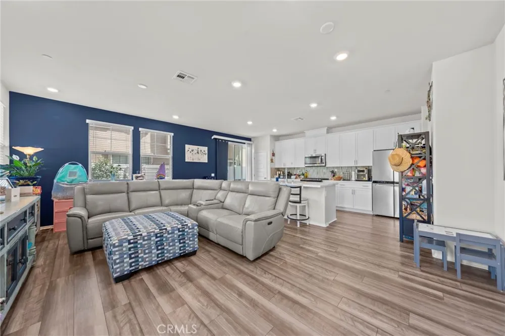 40512 Birchfield Temecula, CA 92591