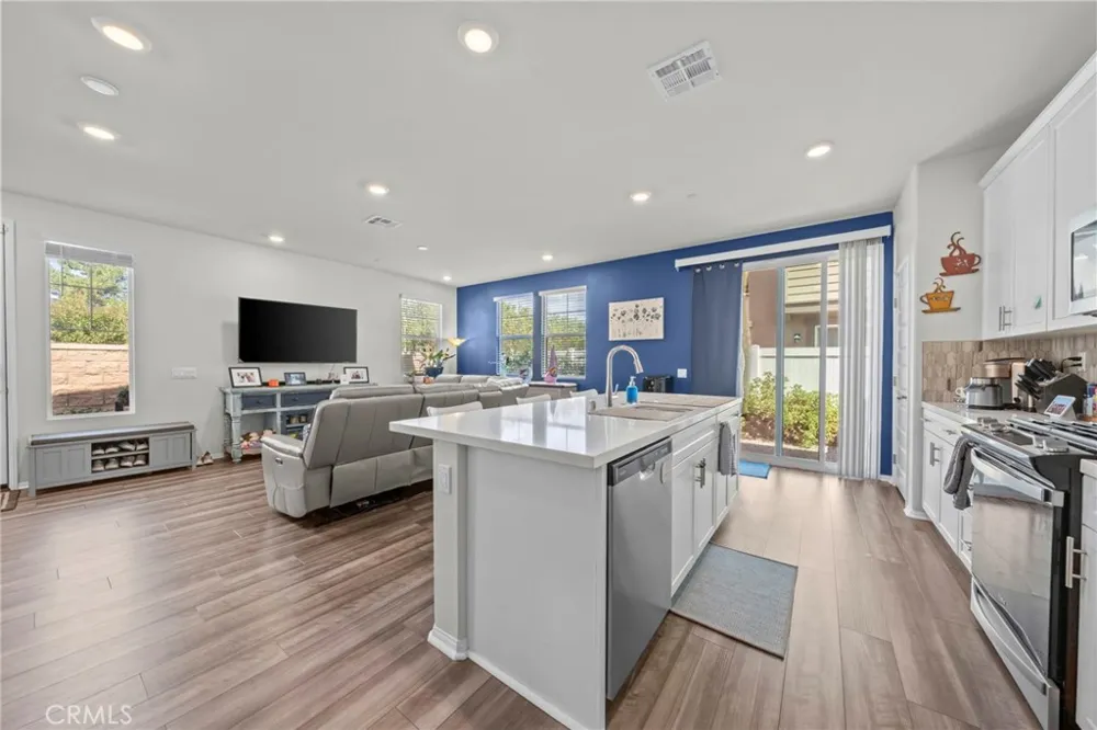 40512 Birchfield Temecula, CA 92591