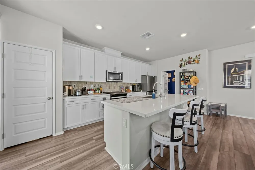 40512 Birchfield Temecula, CA 92591
