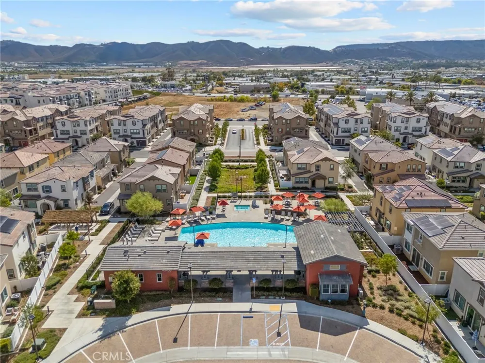 40512 Birchfield Temecula, CA 92591