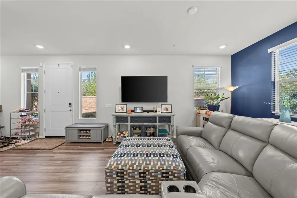 40512 Birchfield Temecula, CA 92591