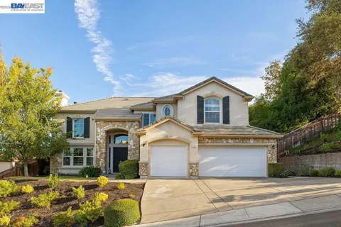 3 Crested Oak Ct