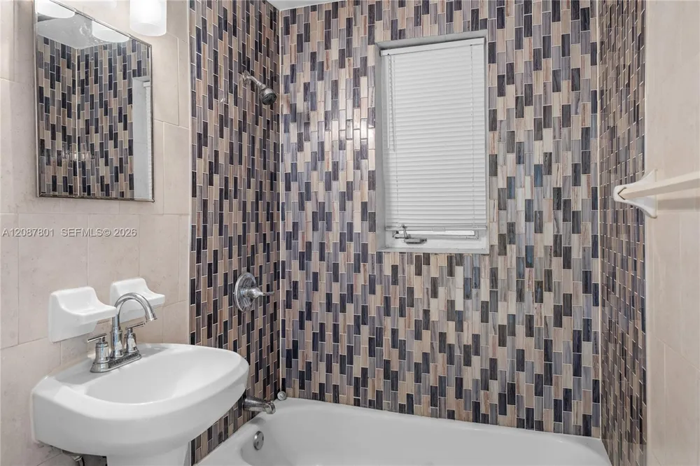 23 Majorca Ave Coral Gables, FL 33134