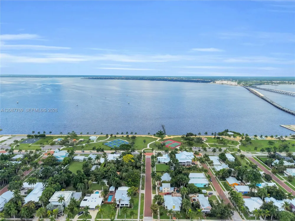 214 W Grace ST Other City - In The State Of Florida, FL 33950