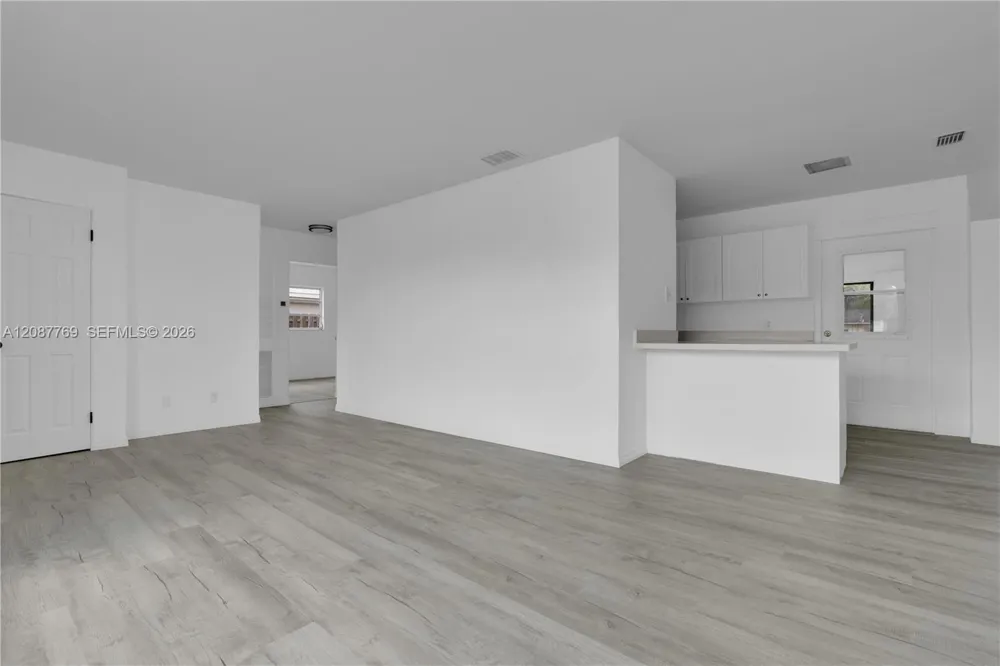 214 W Grace ST Other City - In The State Of Florida, FL 33950