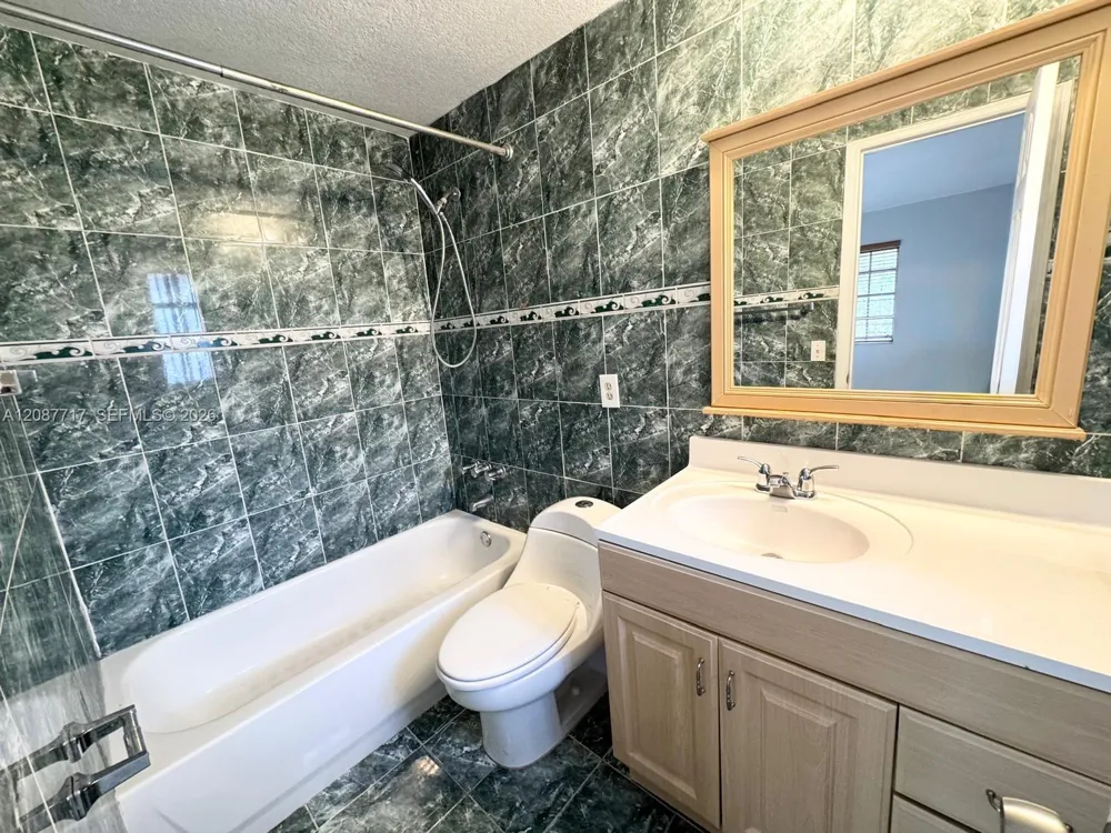 8600 SW 109th Ave #4-202 Miami, FL 33173