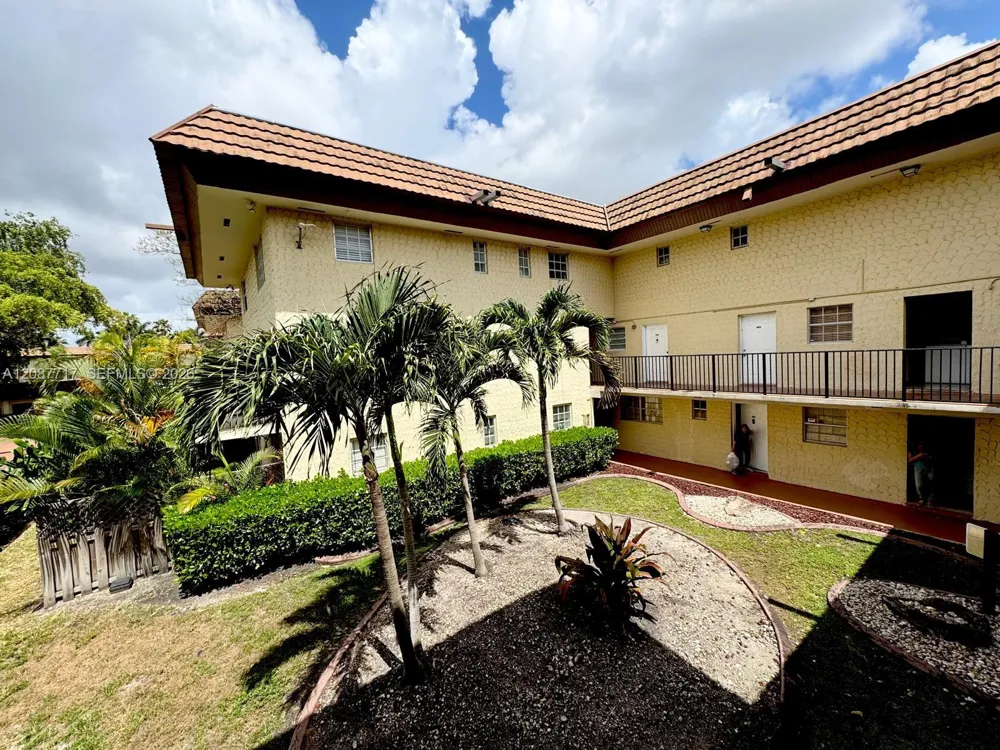 8600 SW 109th Ave #4-202 Miami, FL 33173