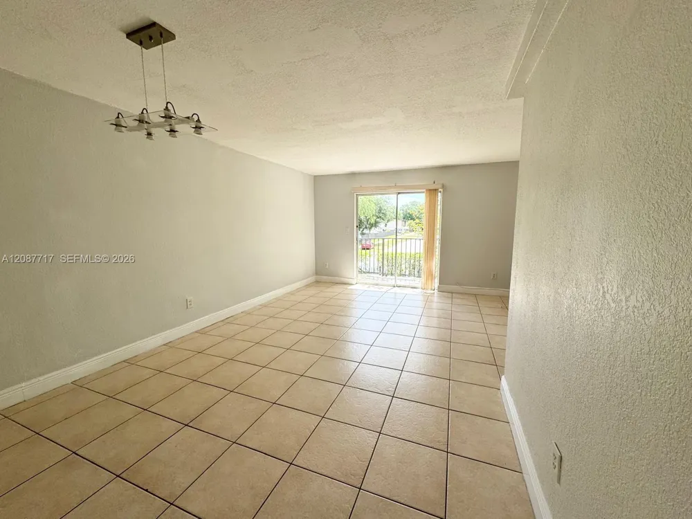 8600 SW 109th Ave #4-202 Miami, FL 33173