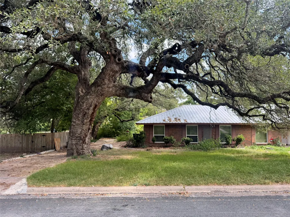 10303 NEWPORT AVENUE Austin, TX 78753