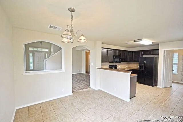 2121 SINCLAIR DR New Braunfels, TX 78130