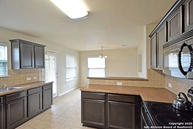 2121 SINCLAIR DR New Braunfels, TX 78130