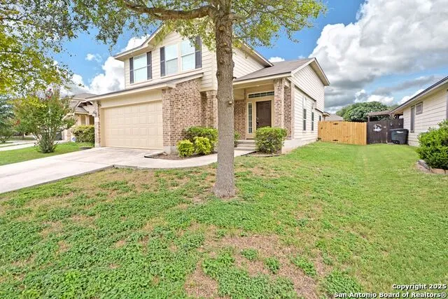 2121 SINCLAIR DR New Braunfels, TX 78130