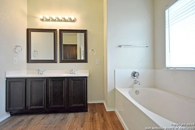 2121 SINCLAIR DR New Braunfels, TX 78130