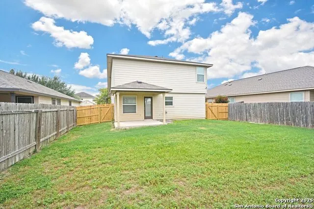 2121 SINCLAIR DR New Braunfels, TX 78130