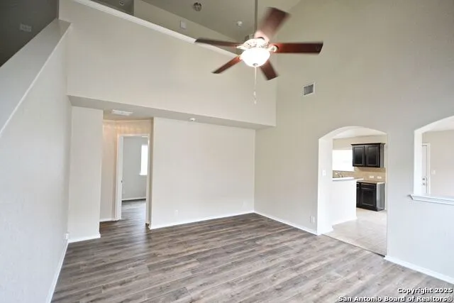 2121 SINCLAIR DR New Braunfels, TX 78130