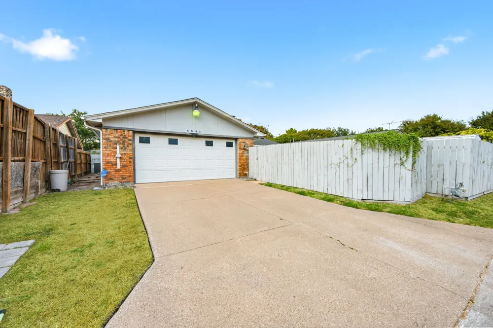 5044 Stanley Drive The Colony, TX 75056