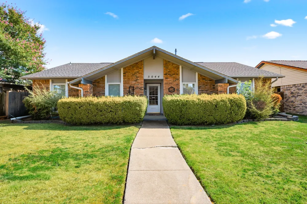 5044 Stanley Drive The Colony, TX 75056