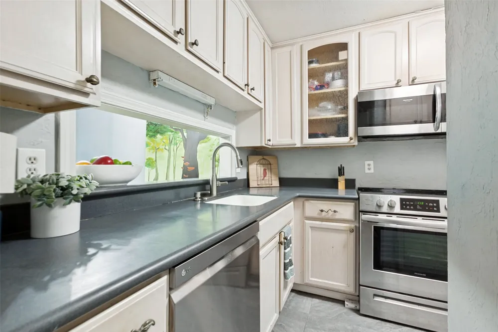 966 S Weatherred Drive Richardson, TX 75080