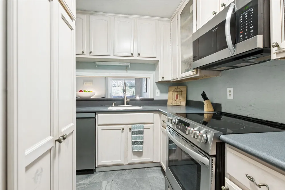 966 S Weatherred Drive Richardson, TX 75080