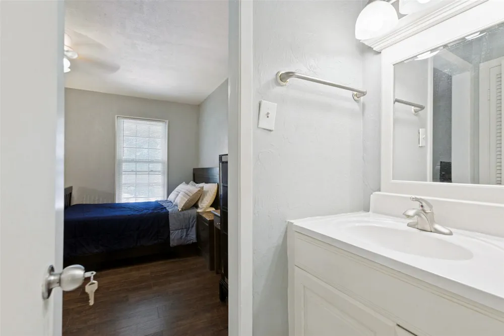 966 S Weatherred Drive Richardson, TX 75080